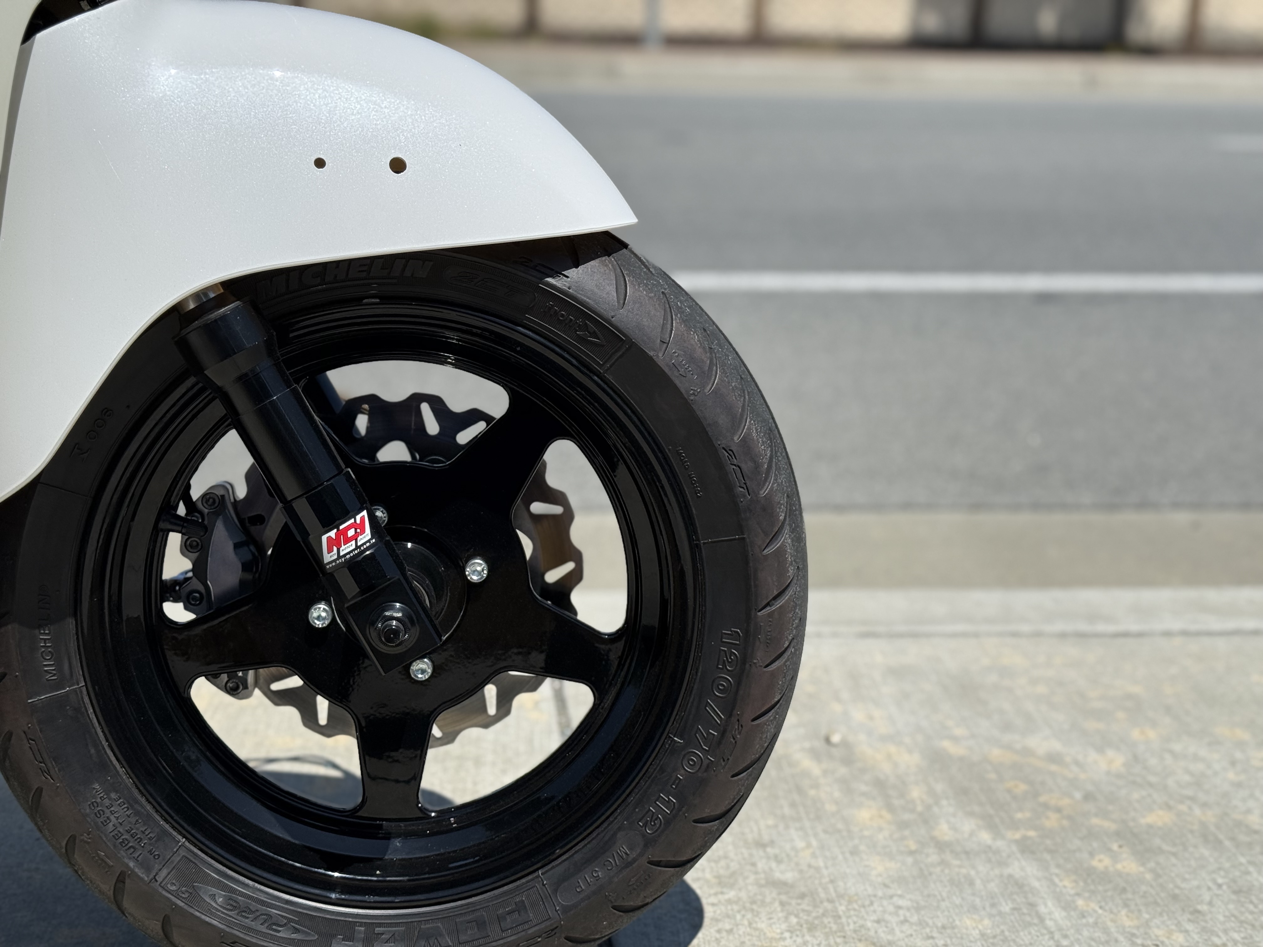 turtle vs. rabbit – Row4 Design